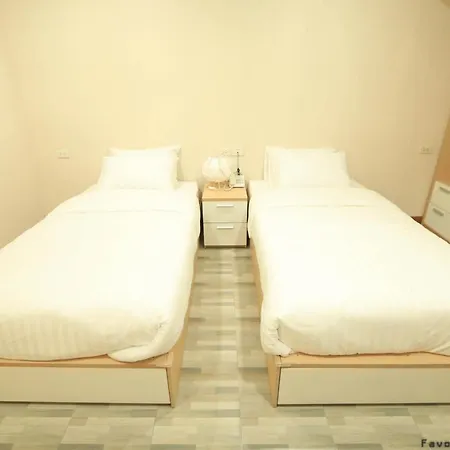 Favori Hostel Bangkok Surawong